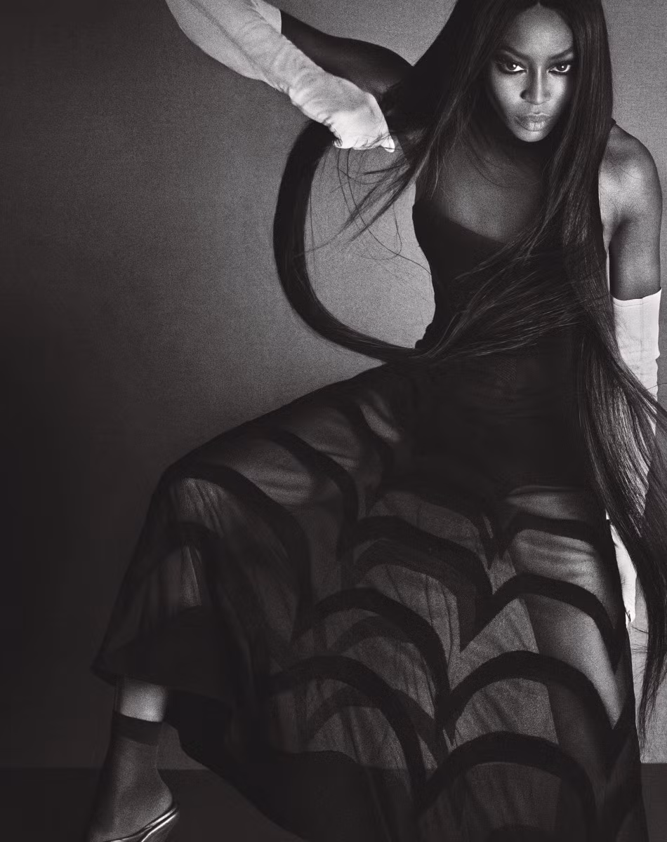 Sức quyến rũ mê hoặc của 'báo đen' Naomi Campbell ảnh 11