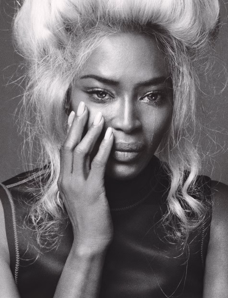 Sức quyến rũ mê hoặc của 'báo đen' Naomi Campbell ảnh 6