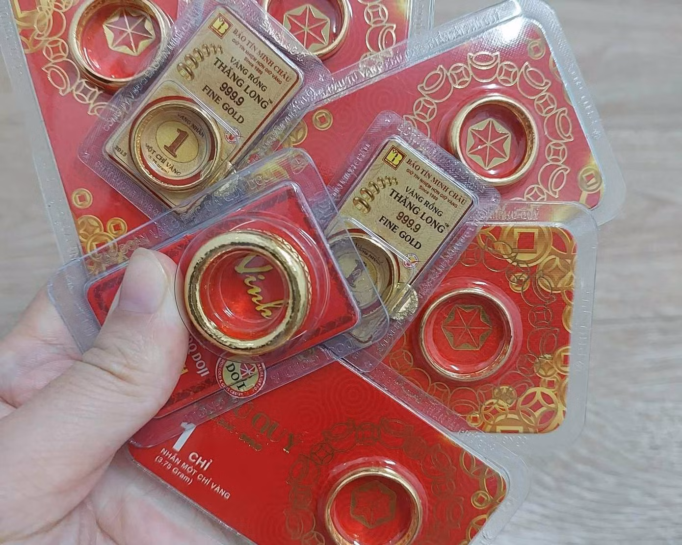 Giá vàng nhẫn tròn giảm về mức 83,1 triệu đồng/lượng. Ảnh: QN.