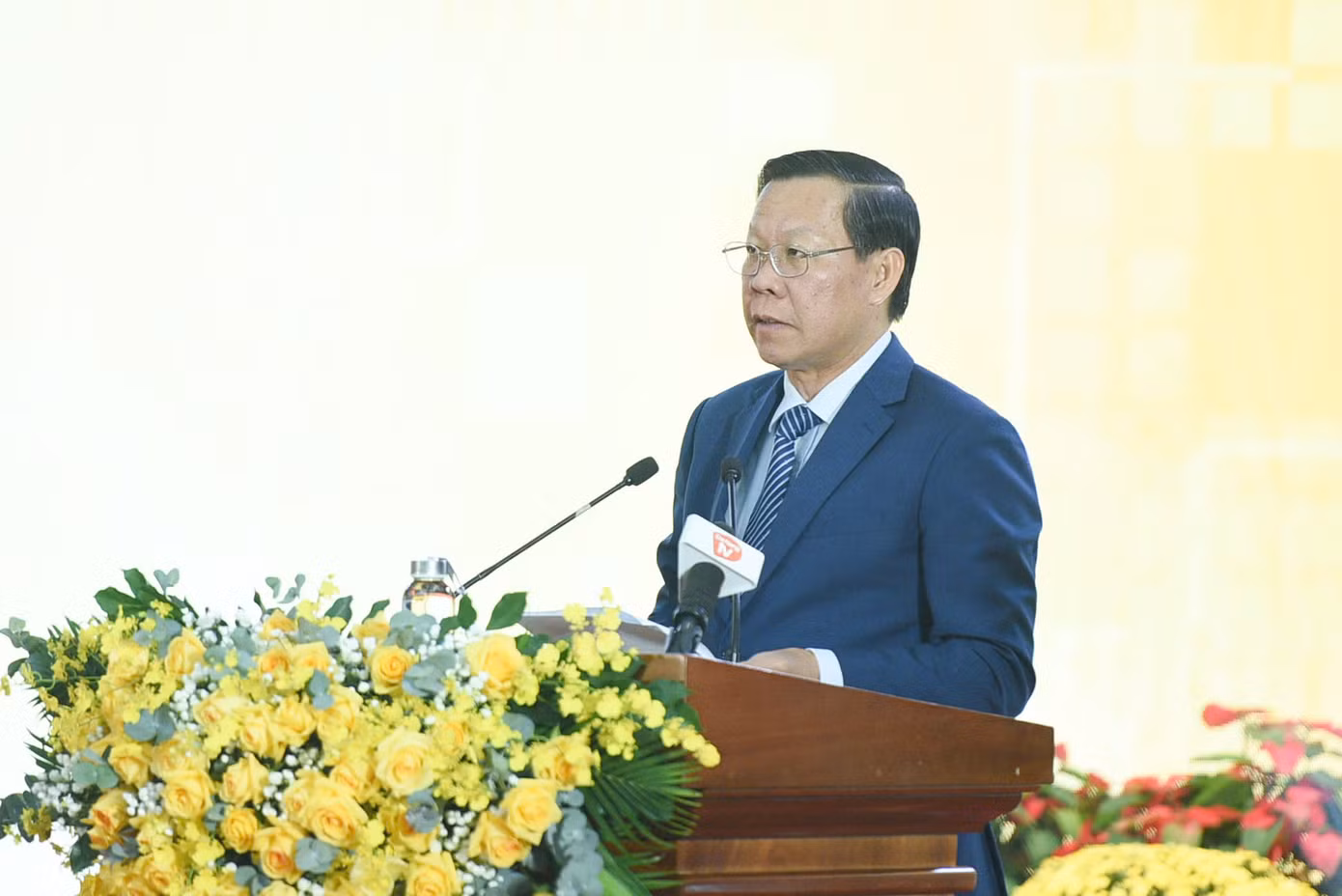 Ông Phan Văn Mãi - Chủ tịch UBND TPHCM.