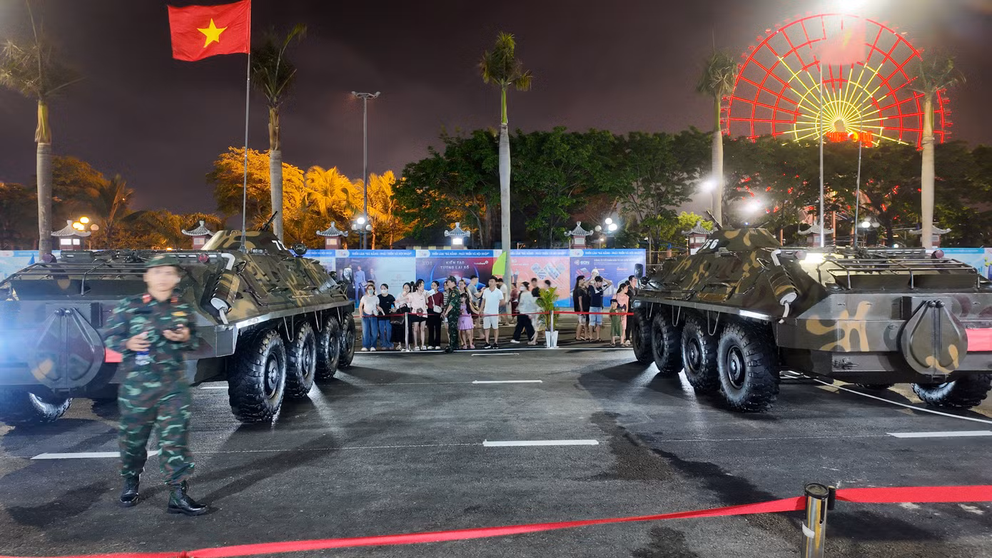 Các loại xe đặc chủng chuyên dụng của lực lượng vũ trang thu hút người dân khám phá và tìm hiểu.