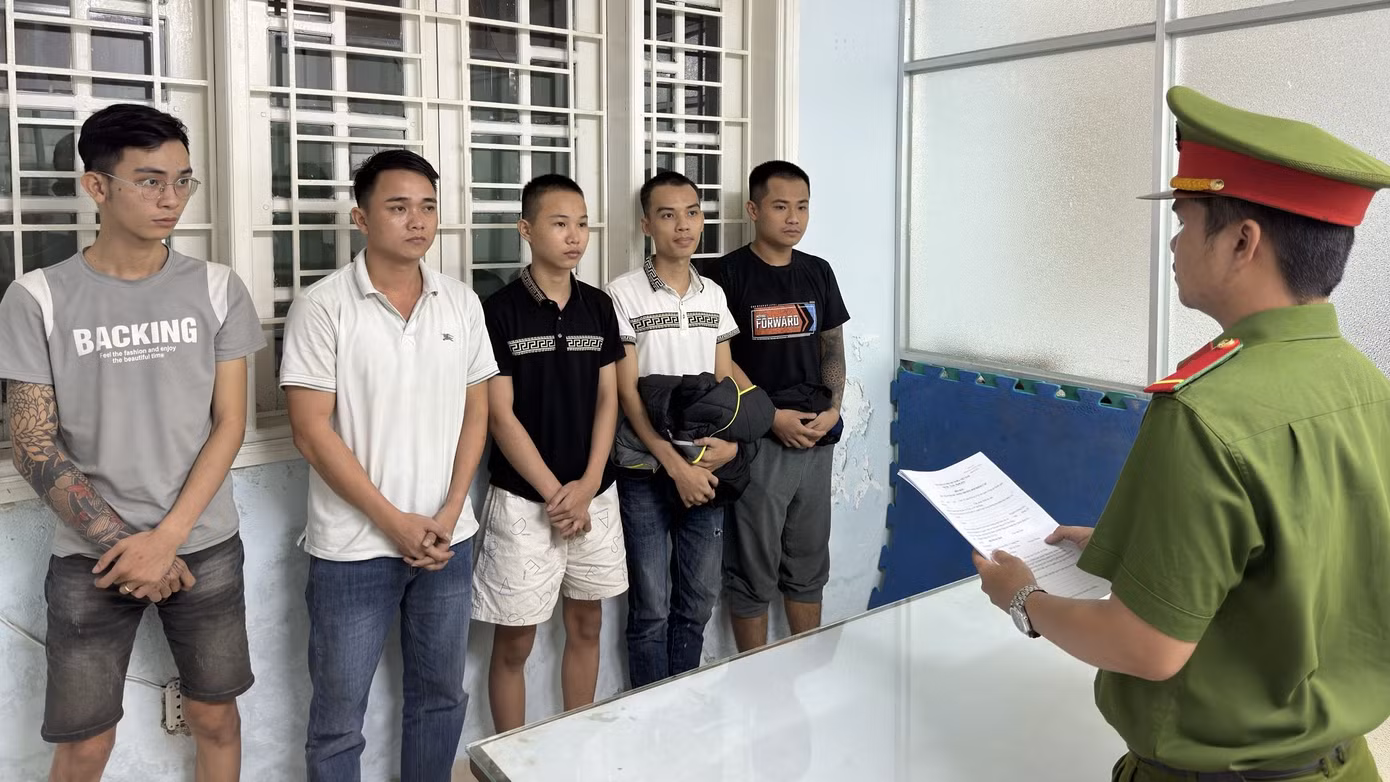 5 đối tượng tại cơ quan công an.
