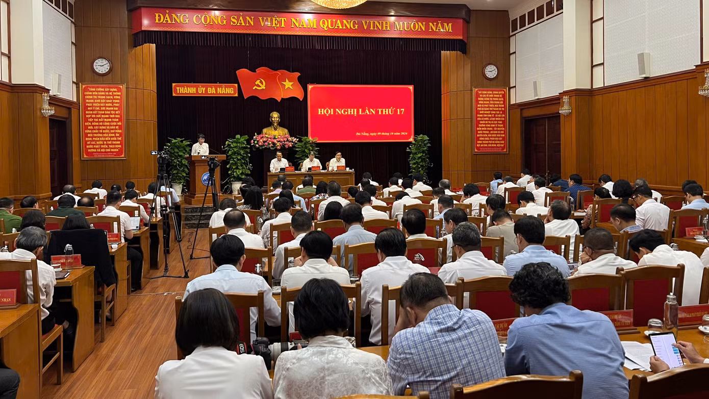 Quang cảnh hội nghị Thành ủy Đà Nẵng lần thứ 17.