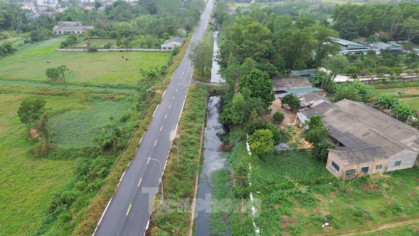 Ông Nguyễn Duy Hánh - Chủ tịch UBND xã Đồng Lạc cho biết: Khu vực xảy ra tai nạn là tuyến đường thuộc Dự án Đường từ chợ Sẽ (xã Hồng Phong, huyện Chương Mỹ) đi xã Đồng Lạc, Tỉnh lộ 429 (huyện Chương Mỹ). Hiện dự án vẫn chưa hoàn thành do vướng mặt bằng.