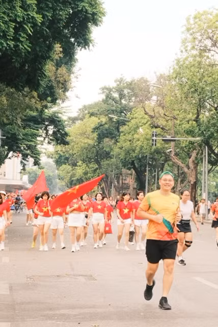 Với các bạn chỉ chinh phục cung đường 2,9km hoặc 9,2km để chào mừng Lễ Quốc khánh 2/9 thì Hồ Gươm luôn là sự lựa chọn lý tưởng.