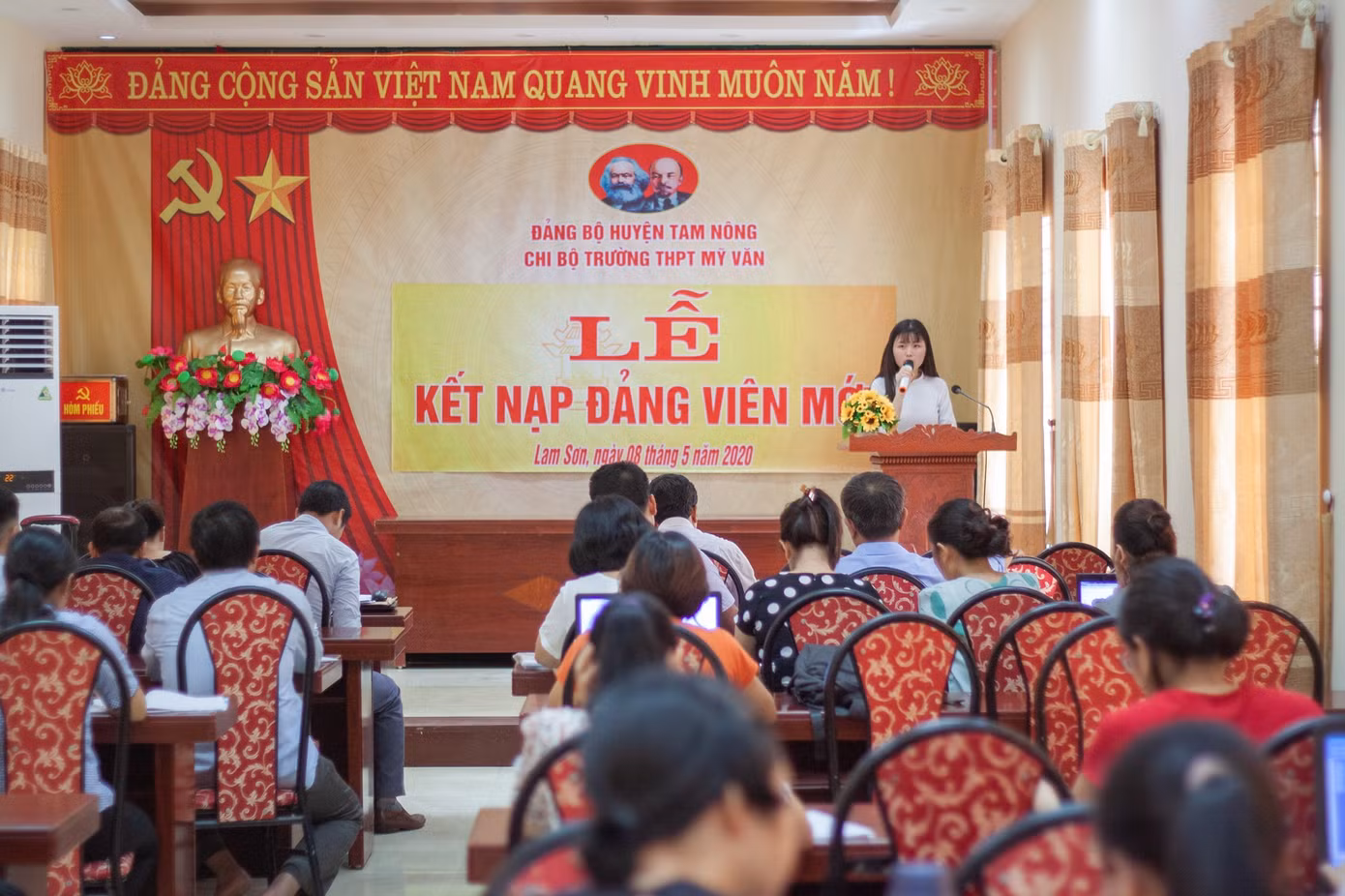 Phương Thảo được kết nạp vào Đảng năm 2020 khi mới 18 tuổi.