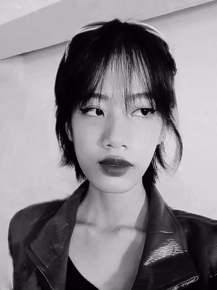 Trần Thị A Khin - sinh viên năm nhất Trường Đại học Văn Lang. Trần Thị A Khin - sinh viên năm nhất Trường Đại học Văn Lang.