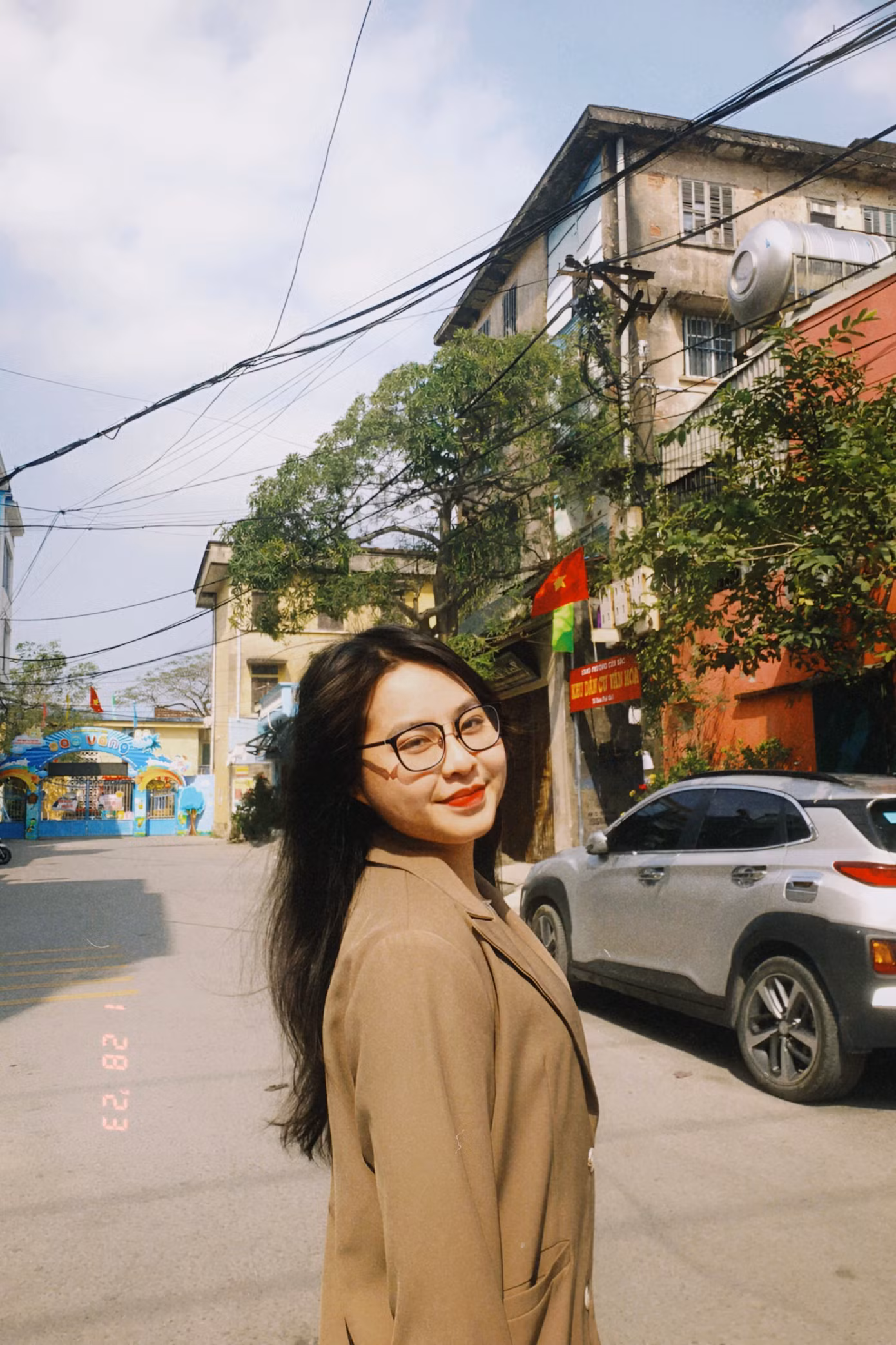 Đinh Thị Bảo Ngọc (sinh năm 2003) hiện là sinh viên năm 2 chuyên ngành Kinh doanh quốc tế thuộc Khoa Kinh tế và Kinh doanh quốc tế, Trường Đại học Thương mại.