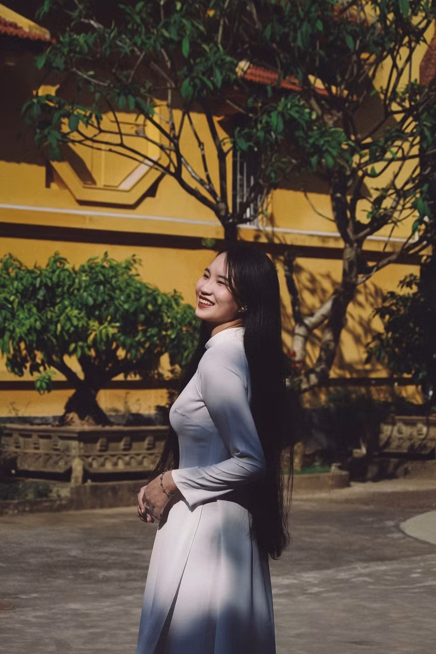 “Ở đây Văn một chút” là chiếc podcast chữa lành nhằm đánh thức năng lượng tính nữ, hướng tới một hình mẫu cụ thể: người con gái dịu dàng, thanh lịch.