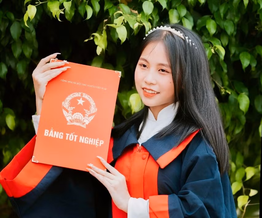 Sùng Thị Cu (sinh năm 2005) là tân sinh sinh viên năm thứ nhất trường Đại học Y Dược Hải Phòng.