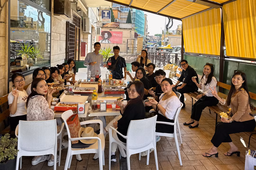 Buổi gặp mặt vào cuối tuần của các sinh viên Việt Nam tại Roma.