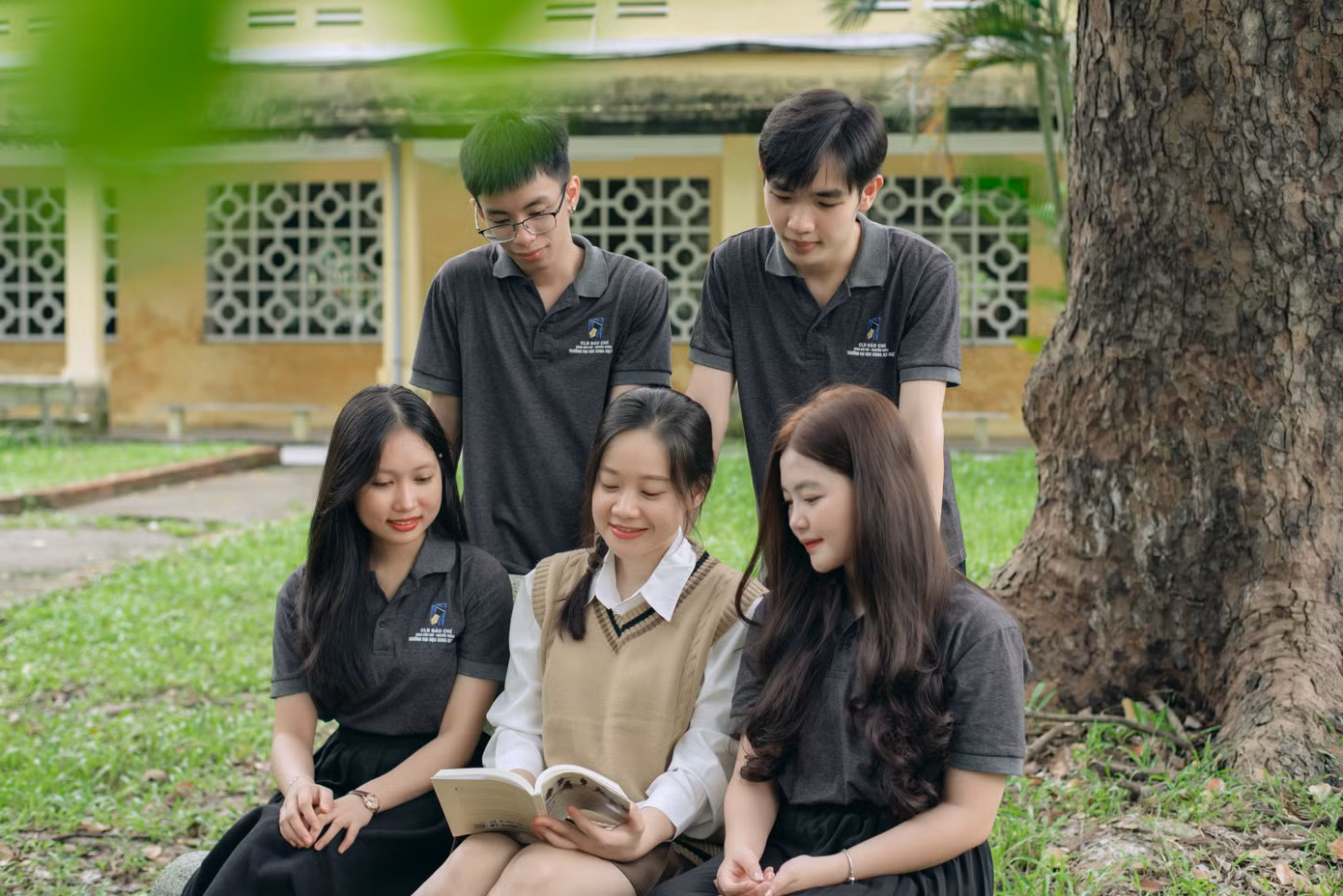 Hướng tới phát triển thế hệ sinh viên năng động, sáng tạo và nhân văn trong giao tiếp, ứng xử.