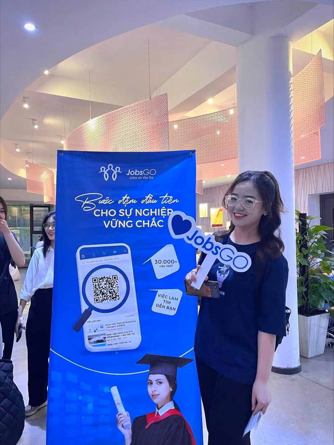 Cô là thực tập sinh Marketing tại Công ty Cổ phần Phát triển và Hội nhập HASU.