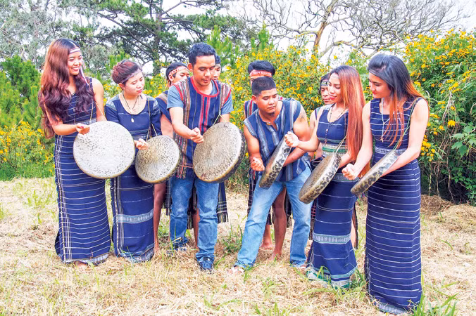 Mê đắm tiếng chiêng sơn nữ ảnh 1