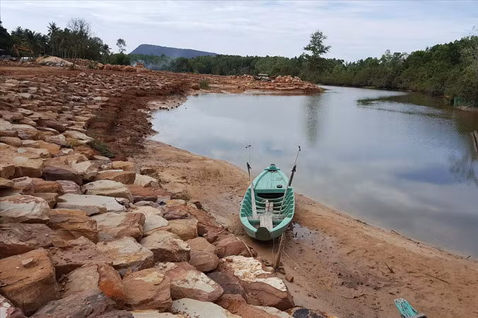 Phú Quốc sau đất đai bị 'băm nát' đến lượt các sông bị bức tử ảnh 12