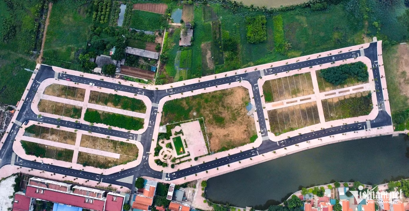 Một khu đất đấu giá tại Hà Nội