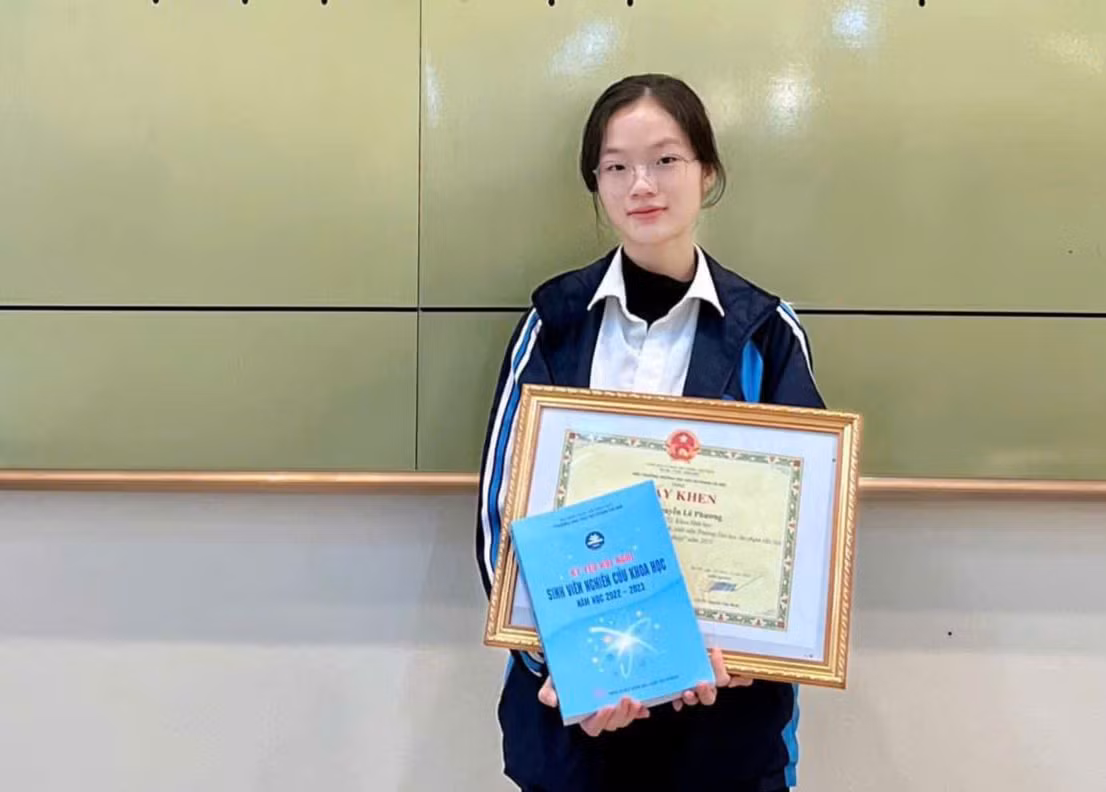 Nữ sinh Lê Thị Phương đến từ trường Đại học Sư phạm Hà Nội.