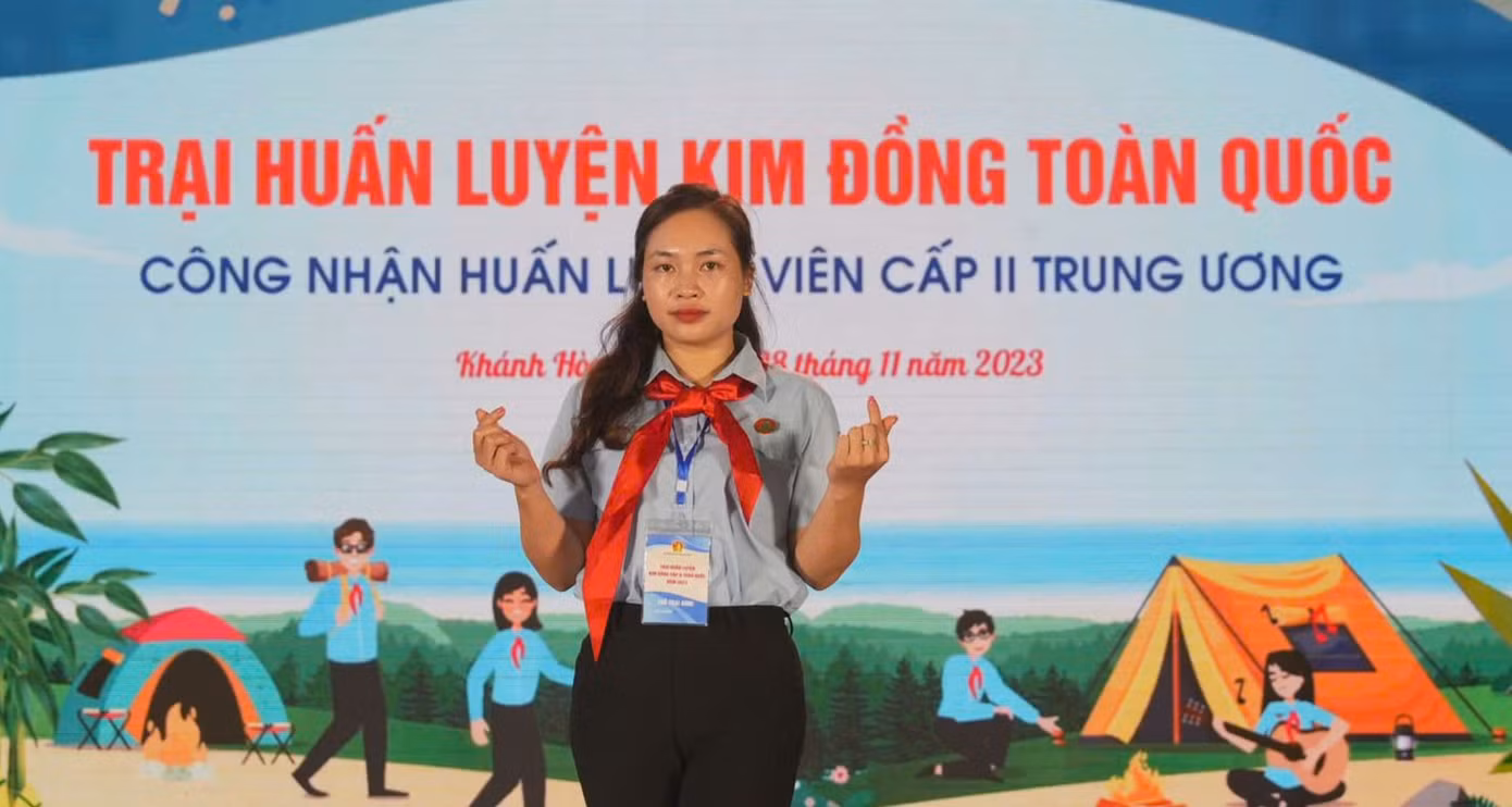 Cô giáo Bùi Thị Ngọc Diệp, người dân tộc Mường, đang công tác tại Trường THCS Dân Chủ, huyện Hòa An, tỉnh Cao Bằng.