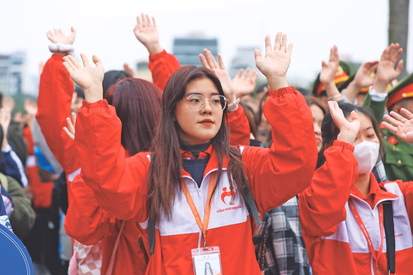 Bạn trẻ Thủ đô hào hứng tham gia Ngày thanh niên cùng hành động chào mừng thành công Đại hội Đoàn toàn quốc lần thứ XII. Ảnh: Như Ý