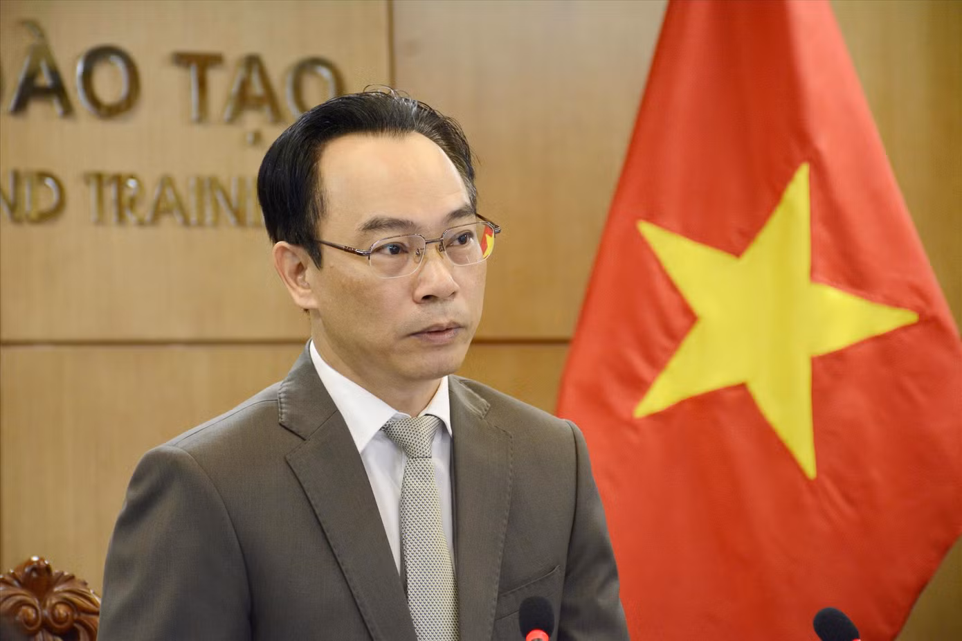 Thứ trưởng Bộ GD&amp;ĐT Hoàng Minh Sơn