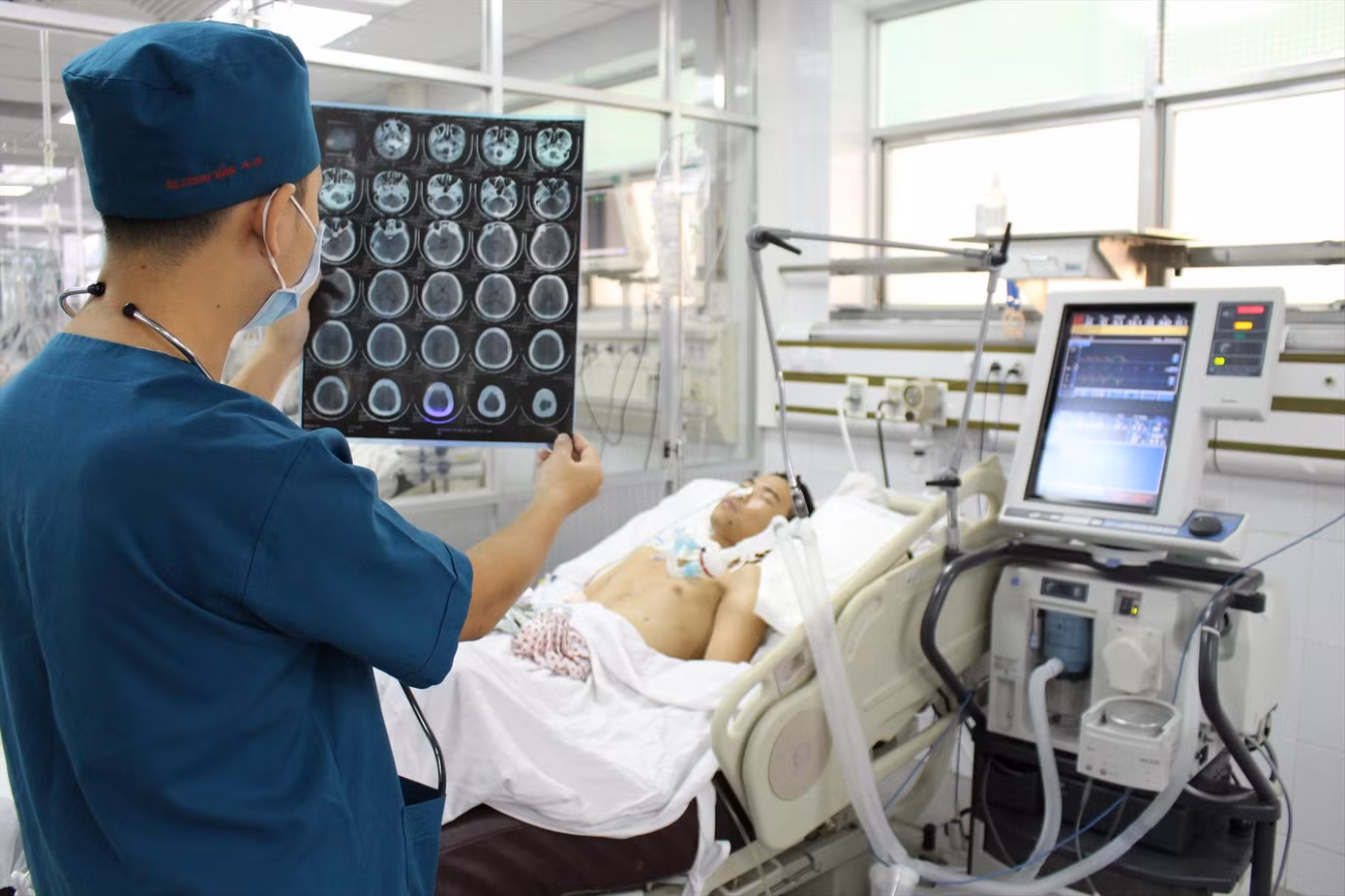 Các đối tượng lừa đảo thường lợi dụng những hoàn cảnh thương tâm để trục lợi. Ảnh: Vân Sơn