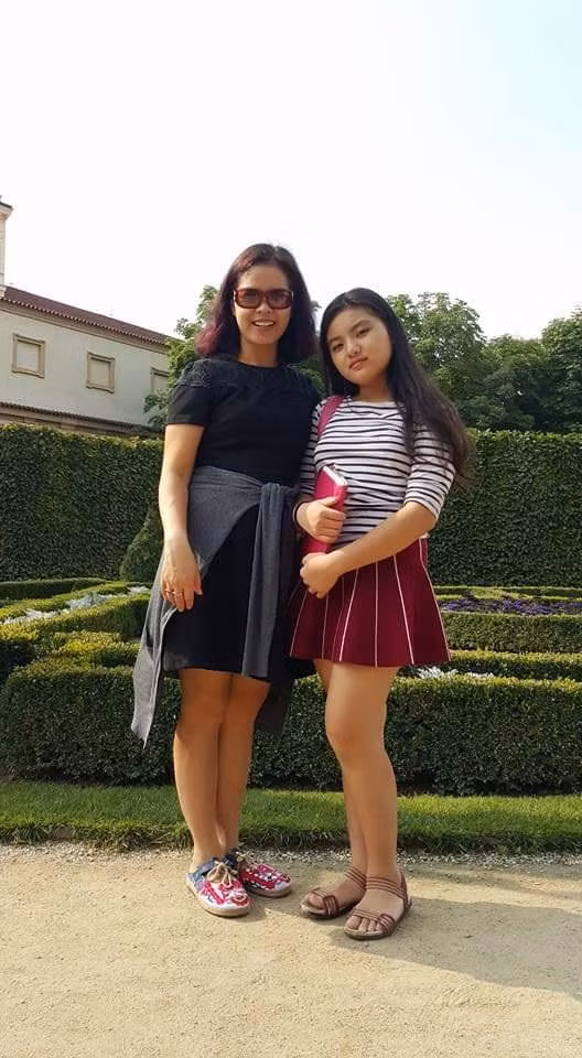Khánh Linh và mẹ