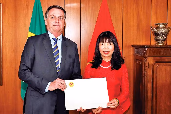 Đại sứ Phạm Thị Kim Hoa trình Quốc thư cho Tổng thống Brazil Jair Bolsonaro