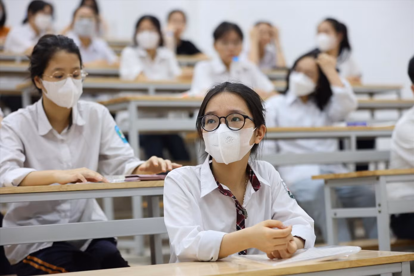 Thí sinh tham dự kỳ thi tuyển sinh lớp 10 trường THPT chuyên tại Hà Nội. Ảnh: Trọng Tài