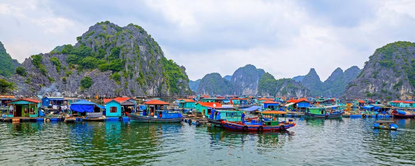Cuộc sống của ngư dân trên làng chài Cửa Vạn trước ngày di dời