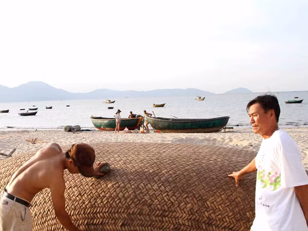 Thuyền trưởng Đỗ Văn Xin trong nỗi nhớ biển khơi. Thuyền trưởng Đỗ Văn Xin trong nỗi nhớ biển khơi