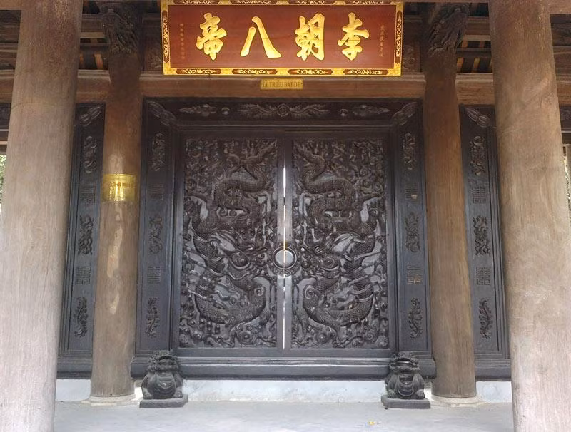 Cận cảnh Ngũ Long Môn