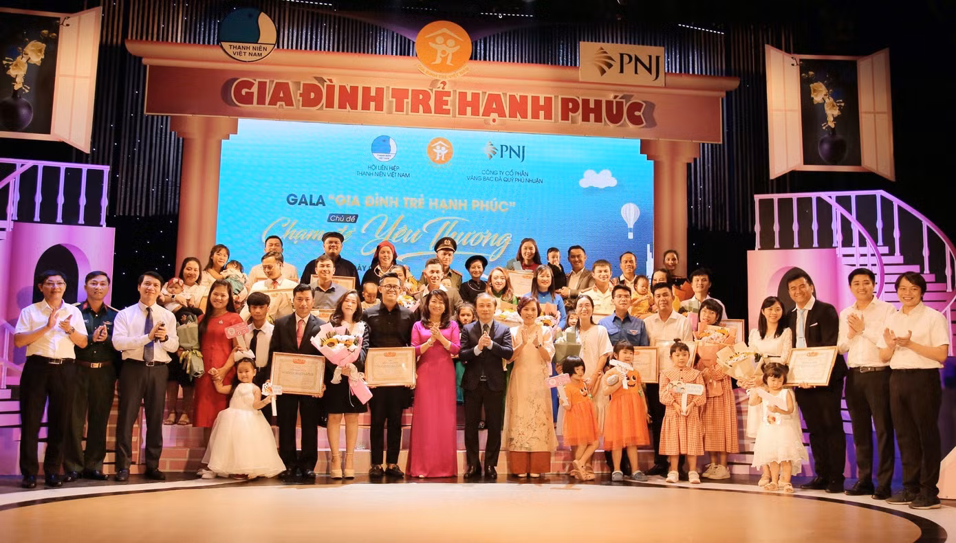 Các gia đình trẻ tiêu biểu toàn quốc năm 2023