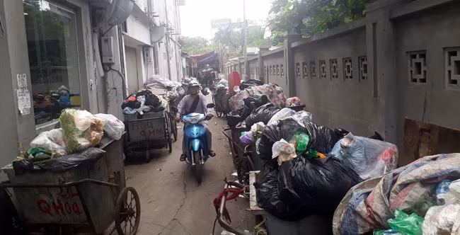 Dân Đà Nẵng phản đối xây nhà máy đốt rác tại bãi rác Khánh Sơn ảnh 5 Dân Đà Nẵng phản đối xây nhà máy đốt rác tại bãi rác Khánh Sơn ảnh 5