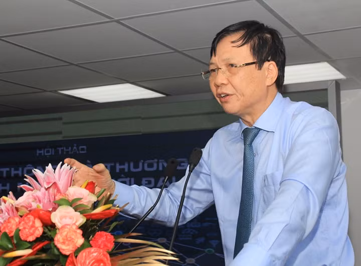 Người làm báo không có 'cái đầu lạnh' dễ rơi vào bẫy tin đồn ảnh 1