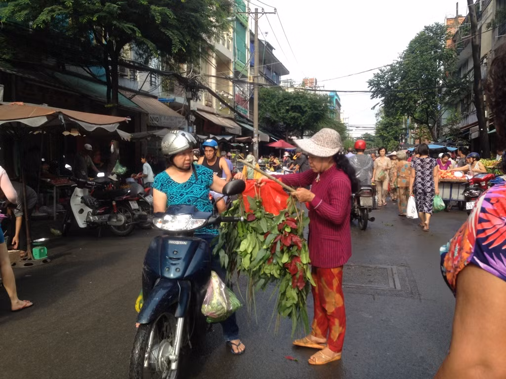'Lá xông, bánh ú nước tro' đắt hàng trước tết Đoan Ngọ ảnh 4