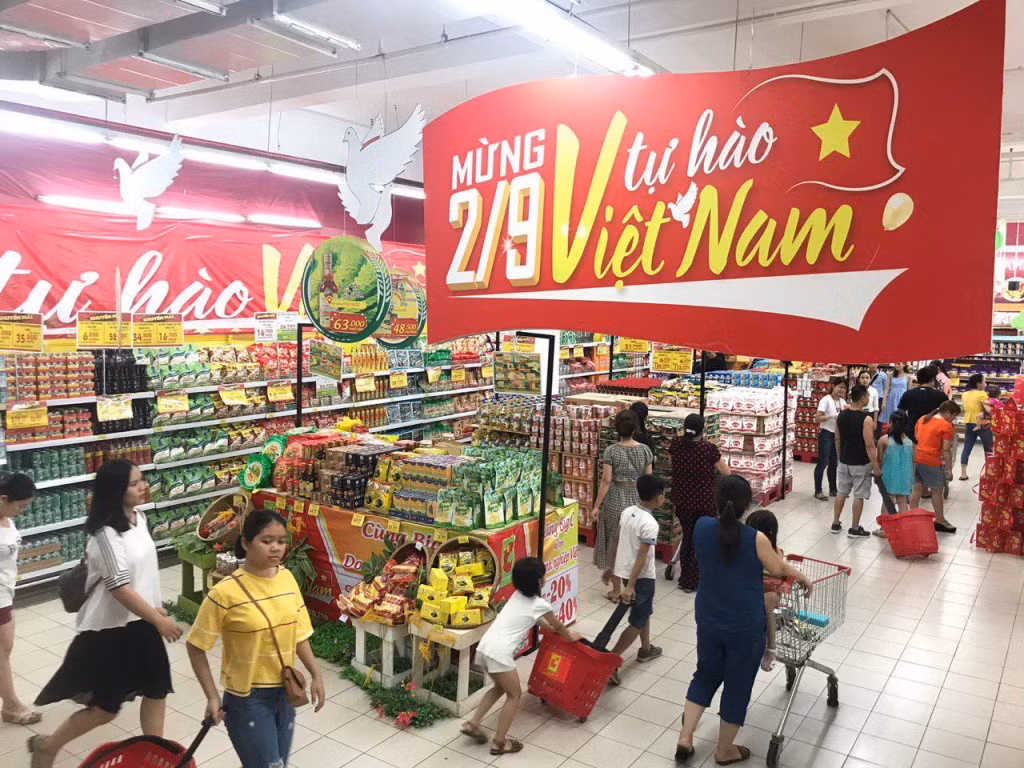 Ngày đầu nghỉ lễ 2/9: Siêu thị đông ngẹt, thực phẩm nhảy giá ảnh 5