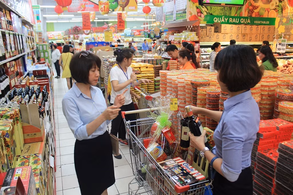 Ngày đầu nghỉ lễ 2/9: Siêu thị đông ngẹt, thực phẩm nhảy giá ảnh 12
