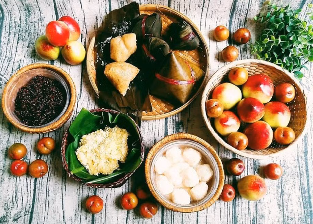 'Lá xông, bánh ú nước tro' đắt hàng trước tết Đoan Ngọ ảnh 16