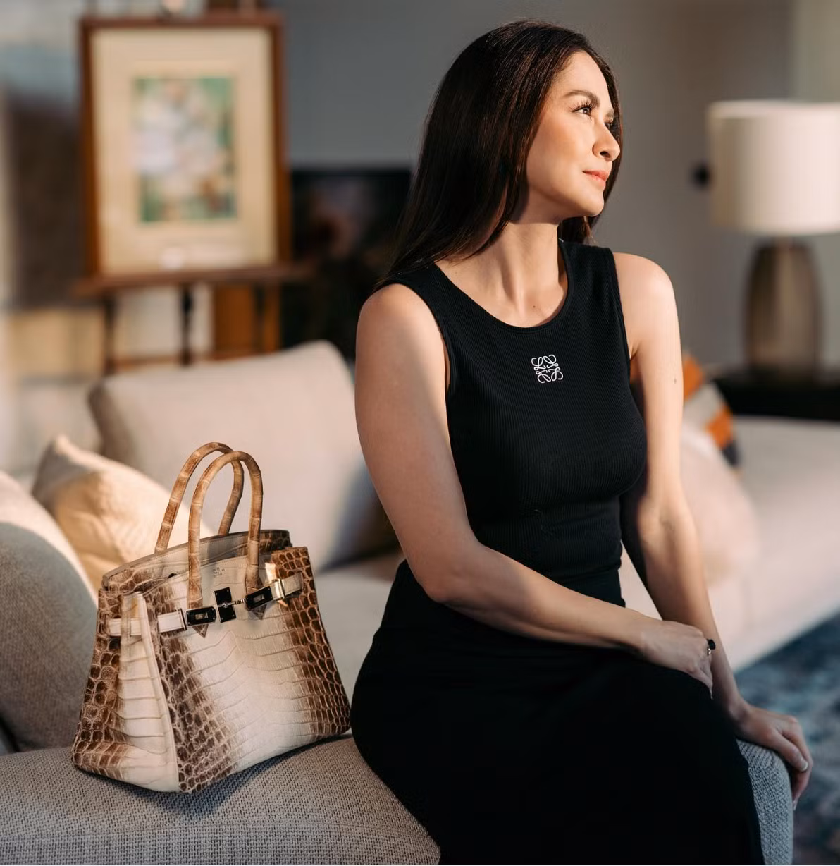 Mỹ nhân đẹp nhất Philippines Marian Rivera cũng nổi tiếng với bộ sưu tập túi xách hàng hiệu đáng mơ ước. Himalaya Birkin là một trong số đó. Ảnh: IG.