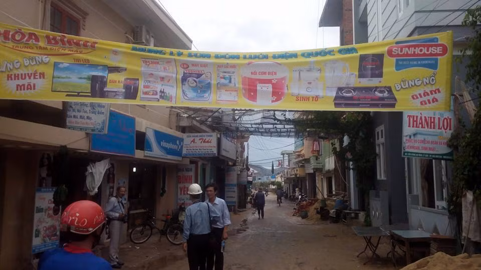 Hàng điện tử ồ ạt “đổ bộ” huyện đảo Lý Sơn ảnh 2