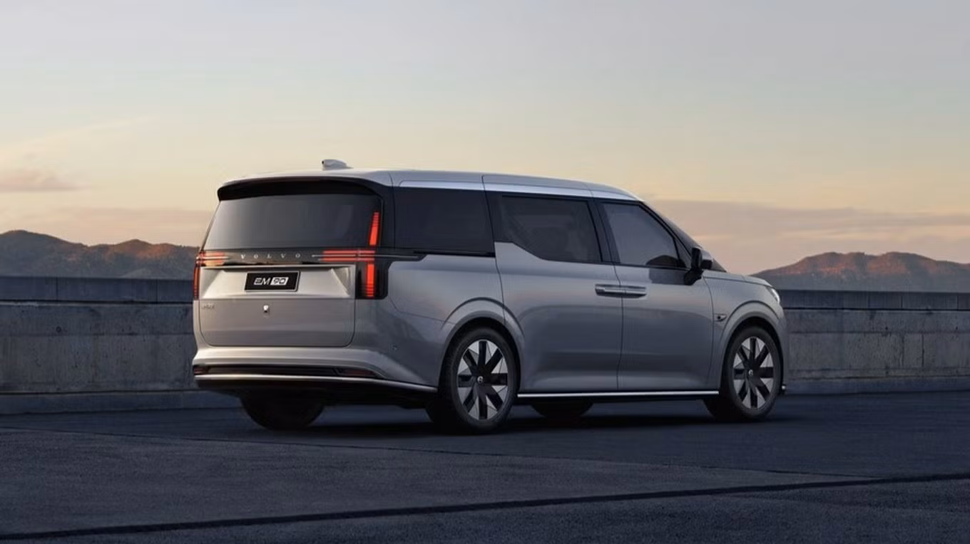 Phần mái và đuôi xe khá vuông vức. Ảnh: Volvo.