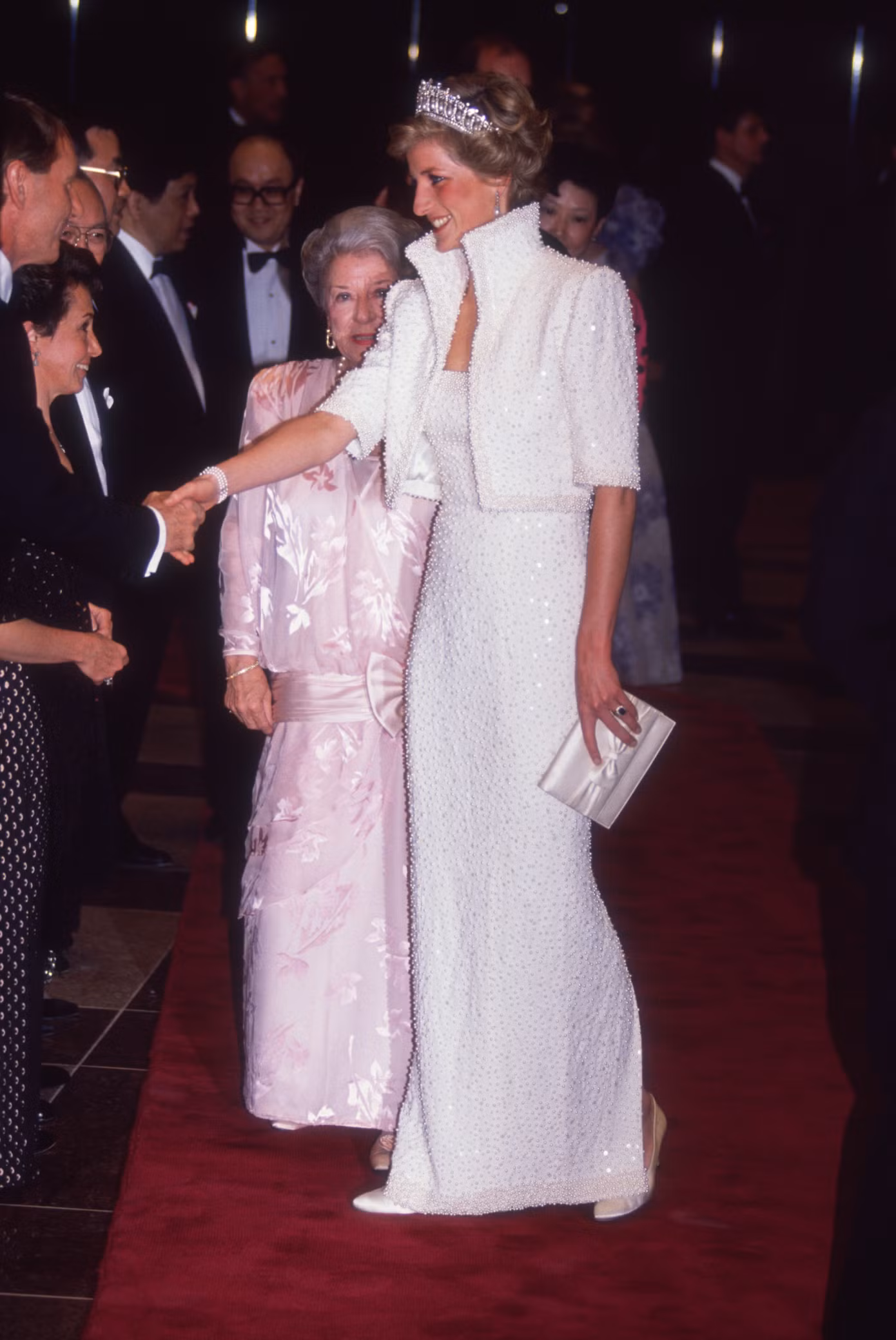 "Chiếc váy Elvis" của Diana hợp thời trang cho đến bây giờ. Ảnh: Getty Images.