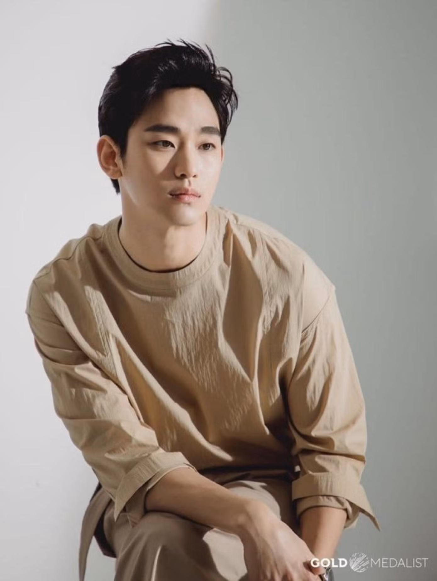 10. Kim Soo Hyun: Ngôi sao "Mặt trăng ôm Mặt trời" là diễn viên được trả lương cao nhất Hàn Quốc. So với danh tiếng của anh, hạng 10 được đánh giá là không tương xứng. Theo kết quả khảo sát, anh được yêu thích nhiều ở châu Á, nhưng lại kém nổi tại châu Âu.