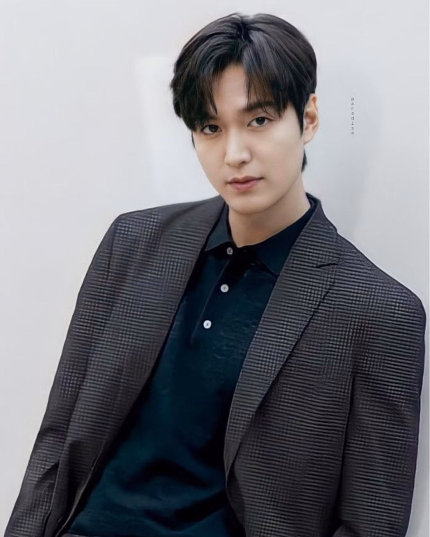 1. Lee Min Hoo: Tài tử sinh năm 1987 dẫn đầu danh sách với 9,3% phiếu bầu. Anh xếp hạng nhất cuộc bình chọn về độ nổi tiếng ở 15 trong số 19 quốc gia khảo sát.