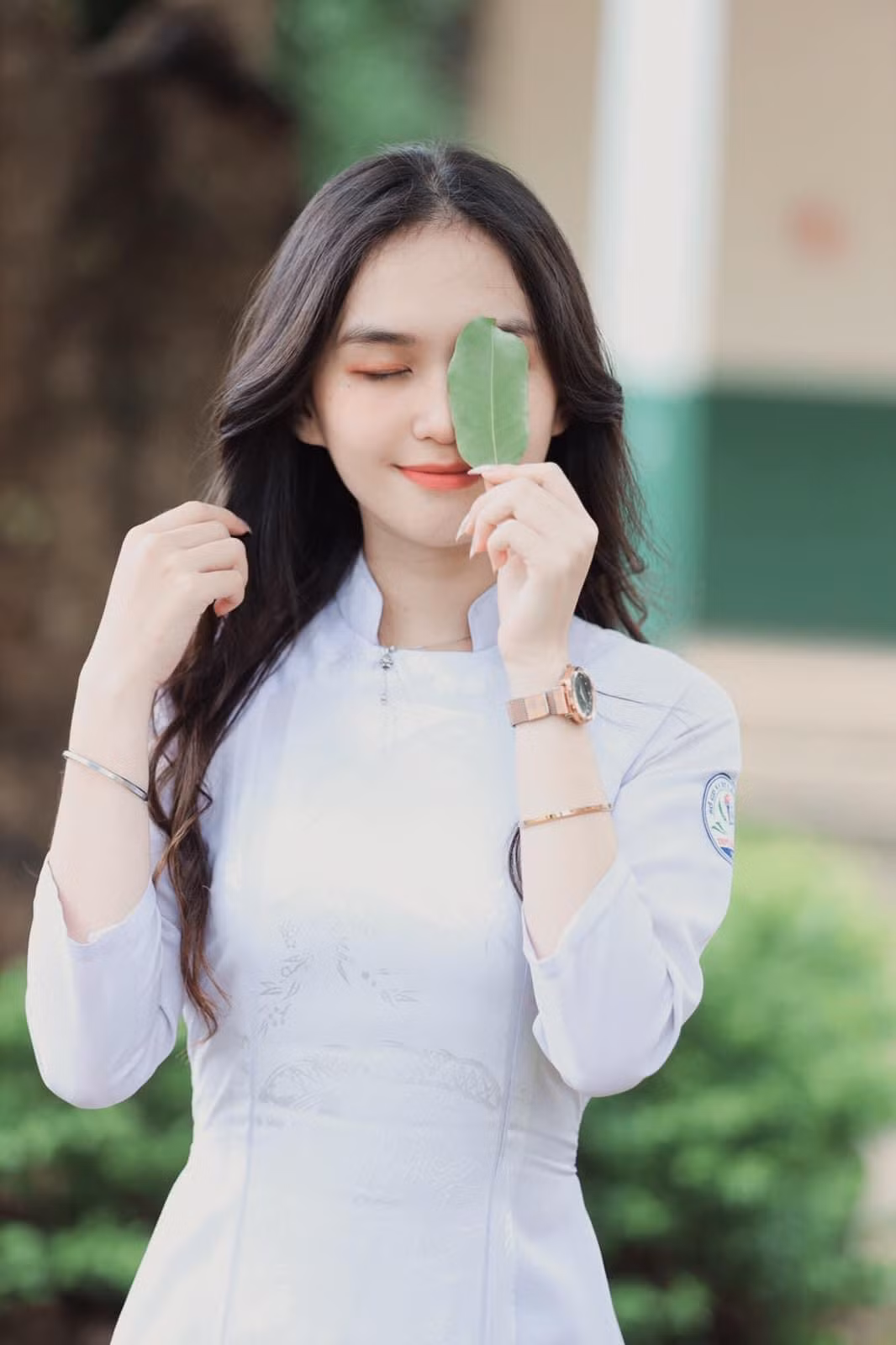 Tình yêu cũng giống như một cái cây, cần tưới và chăm bón thường xuyên.