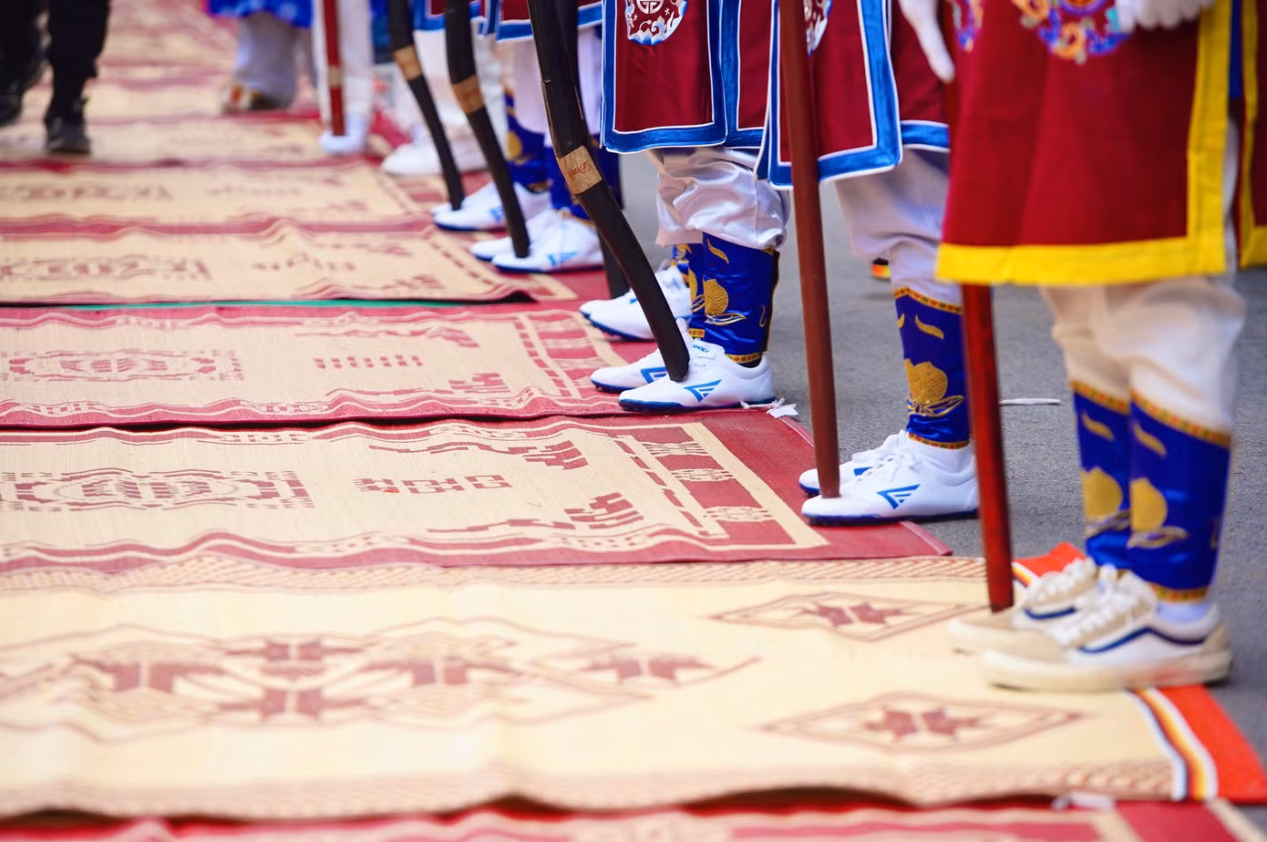 Trải chiếu "xin lộc", đây là một nét riêng, độc đáo trong lễ hội La Phù.