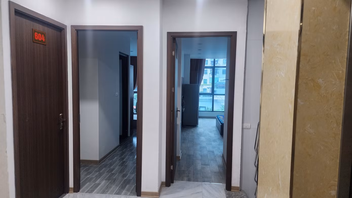 Các căn hộ cho thuê tại tòa nhà có địa chỉ tại Lô A17 D7 nằm san sát nhau, mỗi căn rộng từ 18-23 m2.