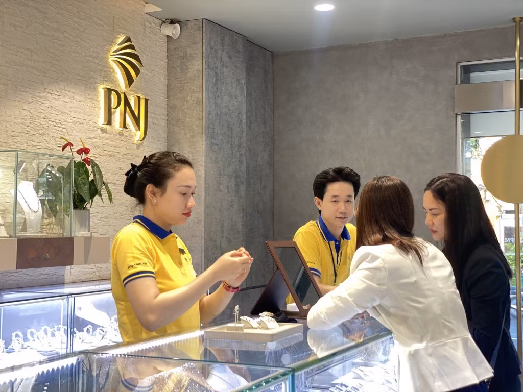 Ngân hàng Nhà nước xử phạt PNJ hơn 1,3 tỷ đồng.