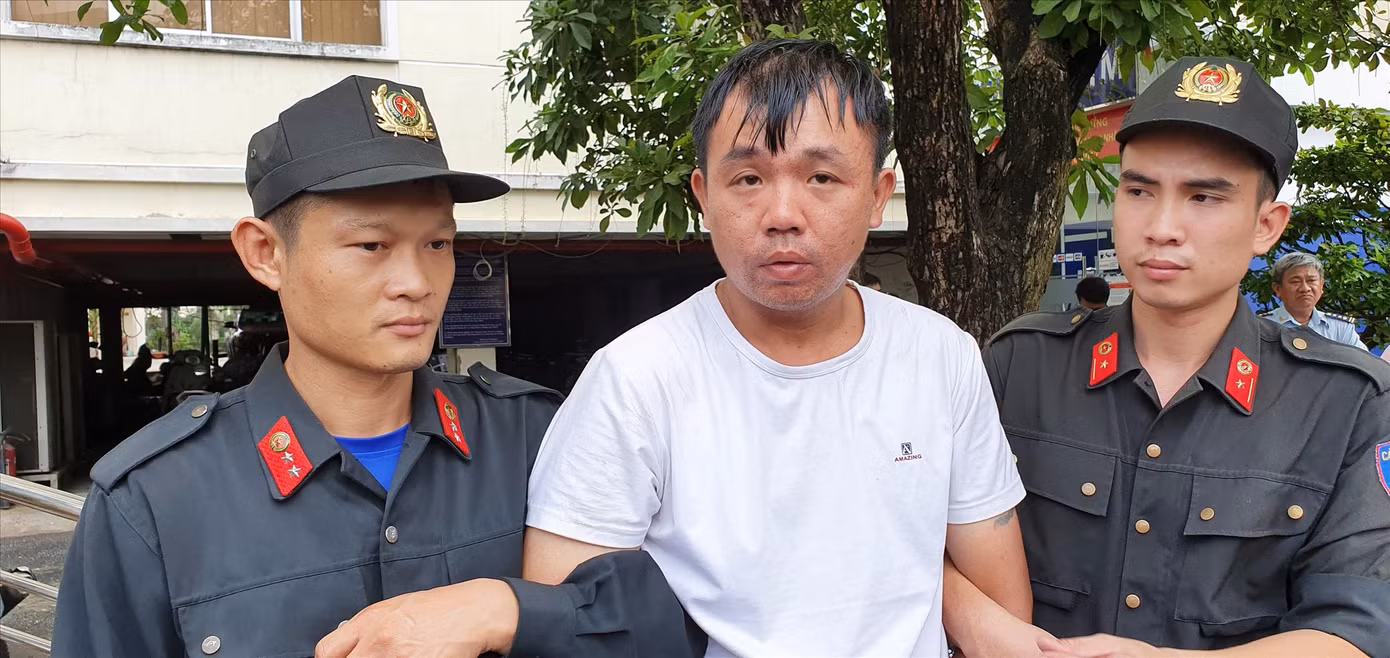 Vịnh Hạ Long bị “tấn công” ảnh 8