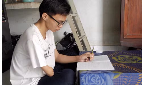 Ác mộng nhà vệ sinh trường học: ‘Khổ lắm, nói mãi’ ảnh 5